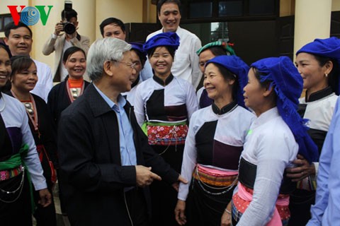 Генсек ЦК КПВ Нгуен Фу Чонг посетил провинцию Футхо