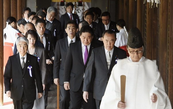 РК и КНР критикуют посещение храма Ясукуни японскими парламентариями