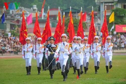Военный парад в честь 60-летия Победы под Диенбиенфу