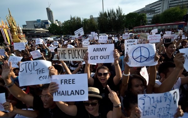 Тайские демонстранты требуют соблюдения свободы и демократии