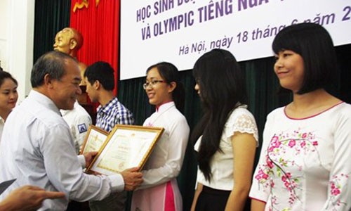 Министерство образования СРВ чествовало школьников-призеров на международных олимпиадах