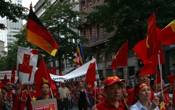 Вьетнамцы в Германии продолжают выходить на антикитайские демонстрации
