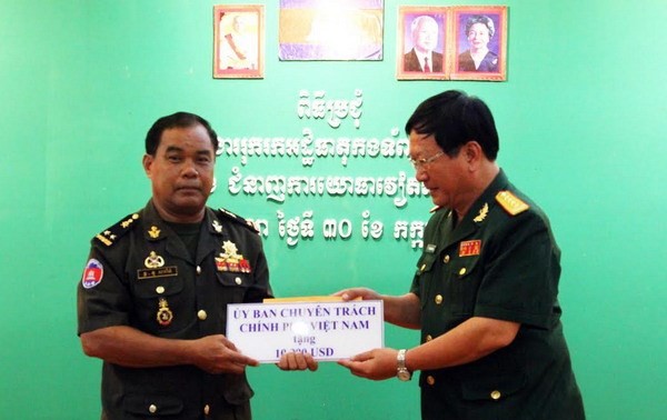 Оказание содействия работе по возвращению на Родину останков вьетнамских солдат, павших в Камбодже
