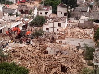 Мощное землетрясение в Китае: сотни погибших, тысячи раненых