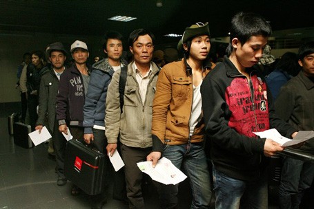 25 вьетнамских трудящихся в Ливии отбыли из Египта на Родину