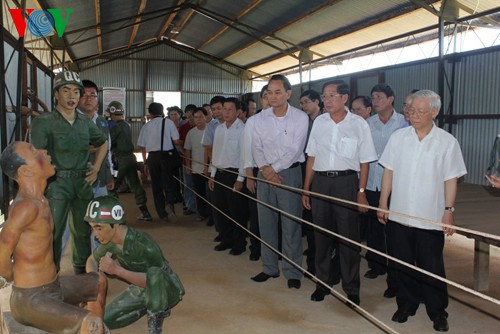Генсекретарь ЦК КПВ Нгуен Фу Чонг посетил островной уезд Фукуок