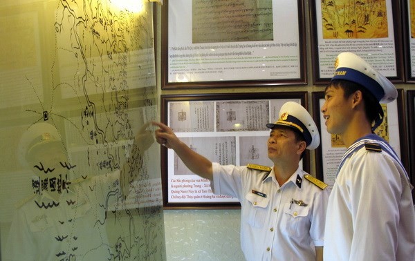 Выставка карт и документов, посвященная вьетнамским осторовам Хоангша и Чыонгша