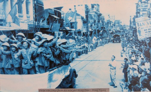 Незабываемые фотографии, снятые в День освобождения Ханоя