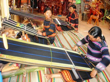 Улучшение жизненных условий представительниц малых народностей путём развития ткачества