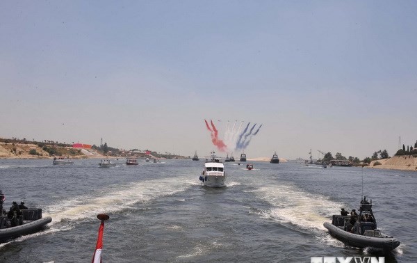 Власти Египта заключили контракты на создание дублера Суэцкого канала