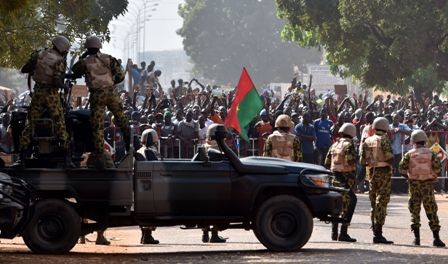 В Буркина-Фасо армия объявила о роспуске парламента и правителства