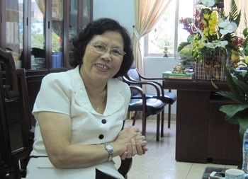 Заслуженный педагог Нгуен Тхи Хиен, которая посвятила все силы делу воспитания молодого поколения