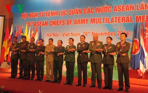 В Ханое открылась 15-я конференция командующих сухопутными войсками стран АСЕАН