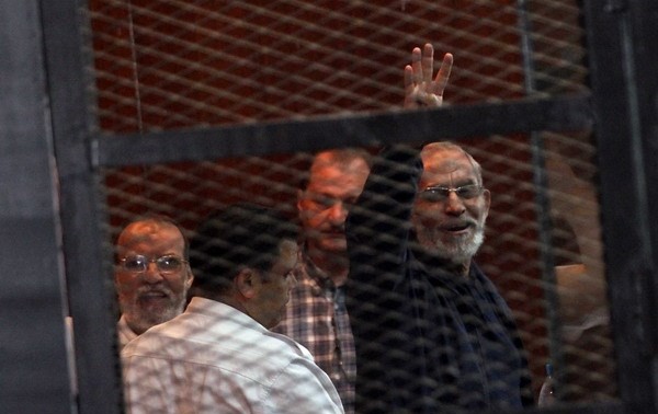 Более 300 активистов "Братьев-мусульман" предстанут в Египте перед военным трибуналом