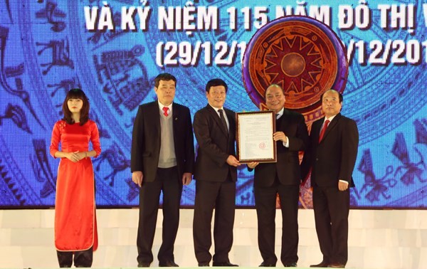 В провинции Виньфук отмечают 115-летие города Виньйен