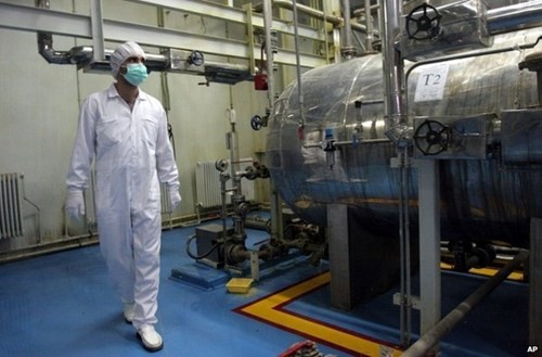 Иран потребовал усилить работу по обогащению урана