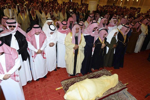 В Саудовской Аравии прошла траурная церемония в связи с кончиной короля Абдаллы