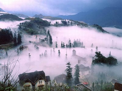 Сказочный городок Шапа за туманами