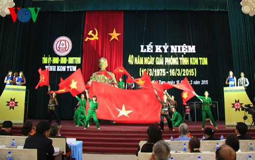 Празднование 40-летия со дня освобождения провинции Контум