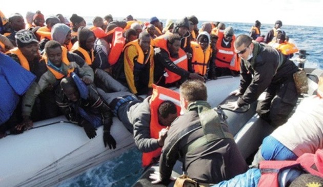 Итальянская береговая охрана спасла нелегальных мигрантов