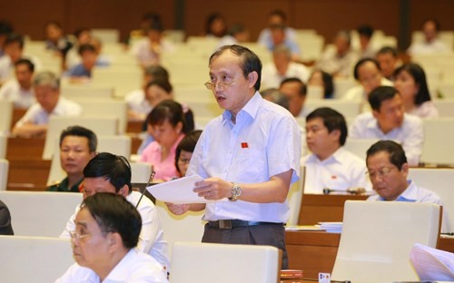 Депутаты вьетнамского парламента обсудили два важных законопроекта