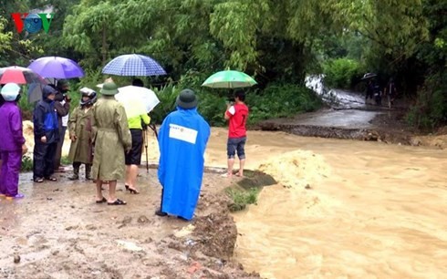 На севере Вьетнама активно ликвидируют последствия наводнений