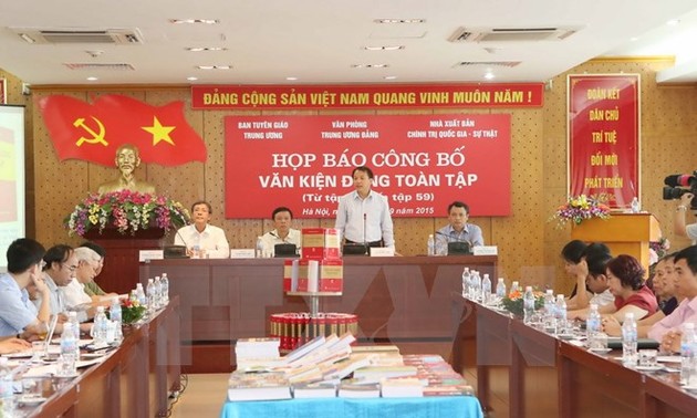 Обнародованы 55-59-е тома полного собрания документов Компартии Вьетнама
