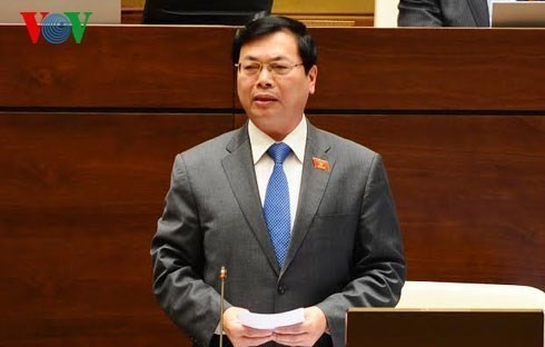 На 10-й сессии парламента Вьетнама продолжаются депутатские запросы