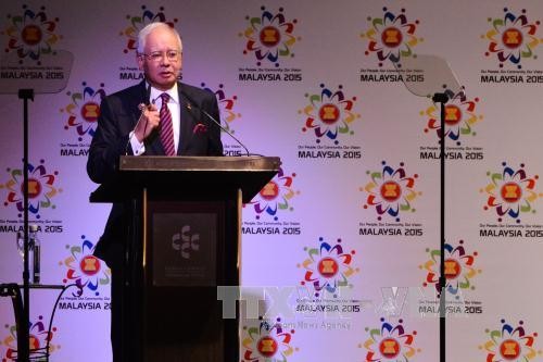 В Куала-Лумпуре завершились 27-й саммит АСЕАН и сопутствующие конференции