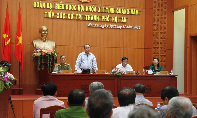 Вице-премьер СРВ Нгуен Суан Фук встретился с избирателями города Хойан