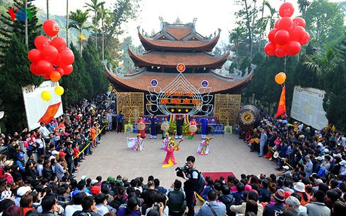 По всему Вьетнаму проходят новогодние праздничные мероприятия
