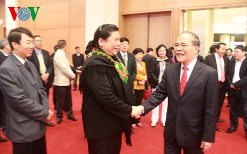 Нгуен Шинь Хунг поздравил работников Канцелярии Парламента с Тэтом