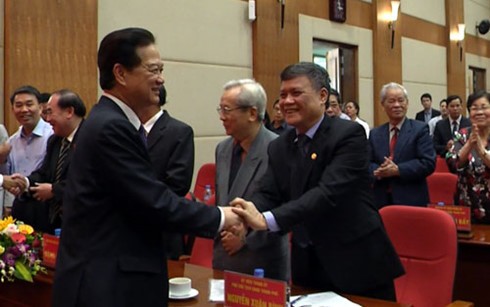Экс-премьер Вьетнама Нгуен Тан Зунг встретился с избирателями Хайфона