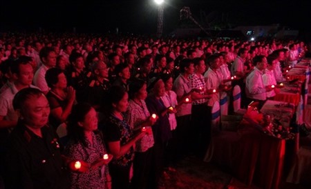 В провинции Куангбинь прошла церемония почтения памяти фронтовиков, павших в пещере Ленха