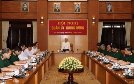 Центральный военный комитет выполняет решение 12-го съезда Компартии Вьетнама