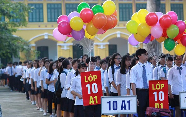 Президент Вьетнама поздравил школьников с новым учебным годом