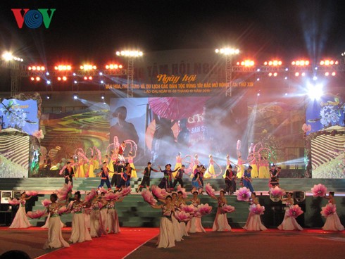 Открылся 13-й расширенный праздник культуры, спорта и туризма народностей Северо-Запада Вьетнама