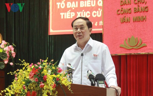 Президент Вьетнама встретился с избирателями города Хошимин