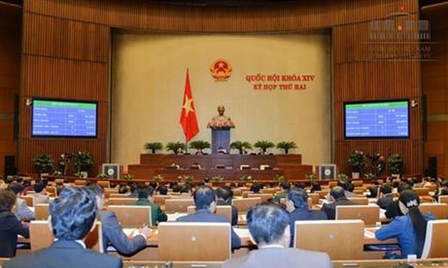 Парламент Вьетнама принял постановление о распределении госбюджета на 2017 год