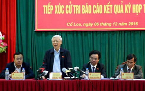 Генсек ЦК КПВ Нгуен Фу Чонг встретился с избирателями ханойского уезда Донгань