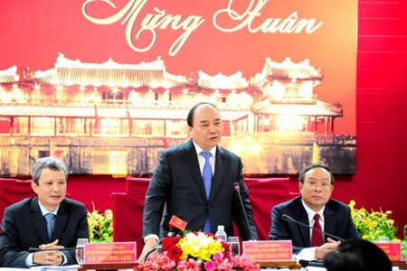 Премьер Вьетнама поздравил жителей провинции Тхыатхиен-Хюэ с Тэтом