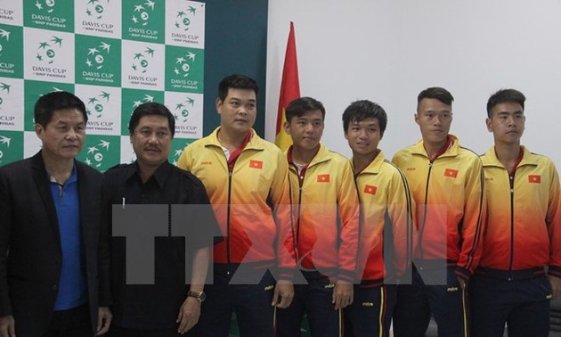 Сборная Вьетнама сыграла вничью с командой Гонконга в первый день соревнований в мужском теннисе