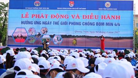 Вьетнам откликается на Всемирный день борьбы с бомбами и минами