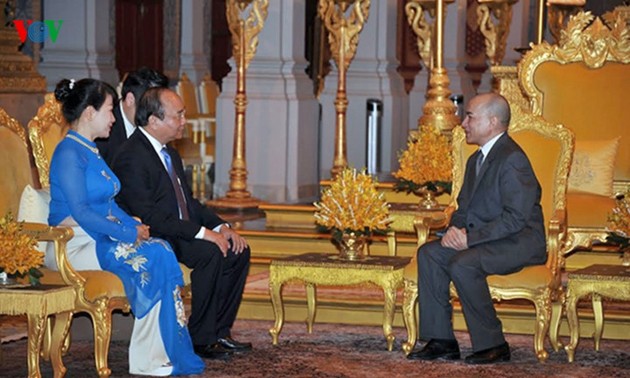 Вьетнам и Камбоджа продолжат укреплять и развивать двусторонние отношения