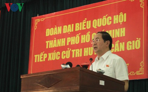 Чан Дай Куанг встретился с избирателями хошиминского пригородного уезда Канжо