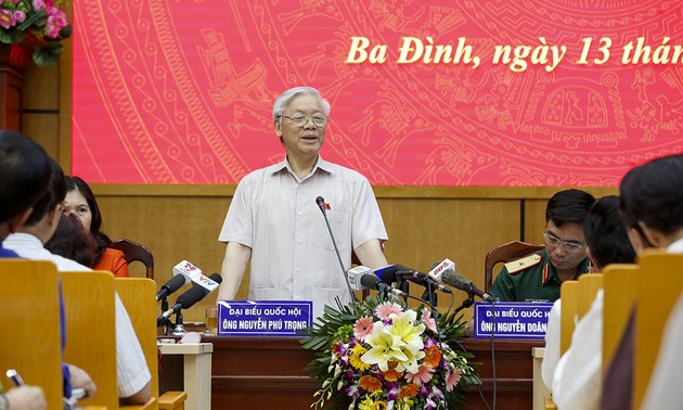 Генсекретарь ЦК КПВ Нгуен Фу Чонг встретился с избирателями Ханоя
