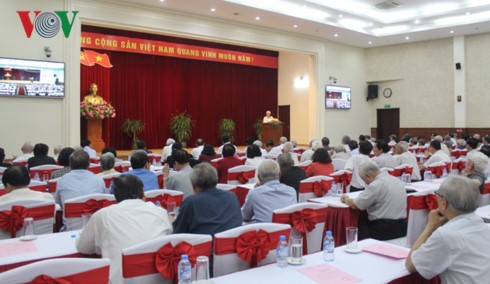 Секретариат ЦК Компартии Вьетнама провёл встречу с пенсионерами