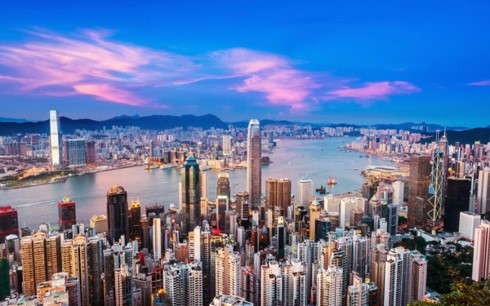 Нгуен Суан Фук направил поздравления по случаю 20-летия возвращения Гонконга в Китай