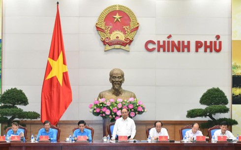 Премьер Вьетнама: необходимо усилить диалог с трудящимися