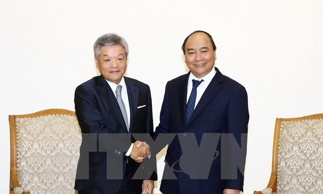 Премьер Вьетнама Нгуен Суан Фук принял главу японской корпорации Nikkei